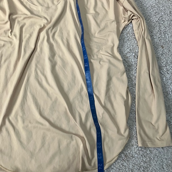 Women’s Nike Dri-Fit Long Sleeved Size M - Picture 9 of 9